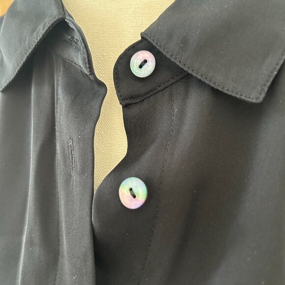 Vince black flowy silk bouse short sleeve size large - Picture 2 of 8